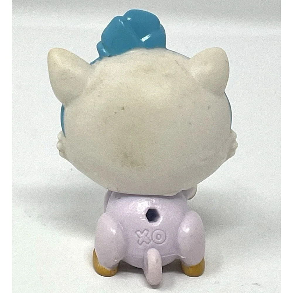 Tic Tac Toy XOXO Friends‎ White Cat Mini Figure with Blue Bow Blip Toys 2